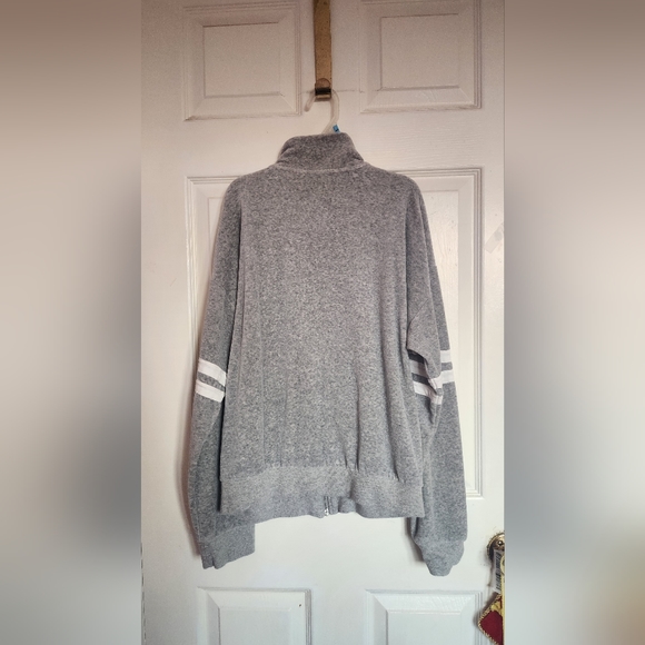 Forever 21 "Living Bad Ain't Easy" Gray Sweater - Picture 3 of 3
